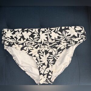 NWOT Lands' End Black and White Hawaiian print Bikini Bottoms, size large